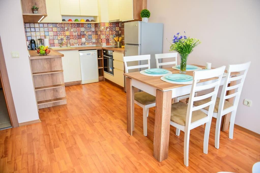 Charming Sunny Apartment+Swimming Pool Saints Constantine and Helena Екстер'єр фото